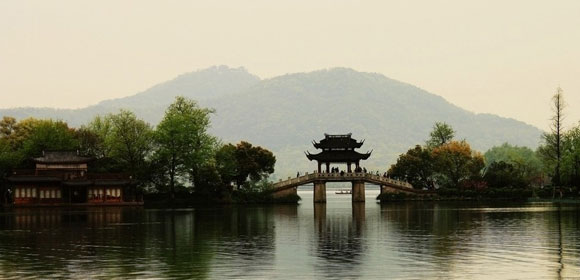 【暑假】【十一】【中秋】杭州雷峰塔+灵隐飞来峰+千岛湖桂花岛森林氧吧2日游【纯玩】